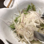 一すじ - たまねぎサラダ