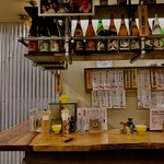 ちょい立ち酒場 にどね - 店内。