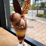 ミニマル 富ヶ谷本店 - 秋の旬フルーツ 梨のジュレとチョコレートのパフェ