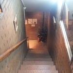 壹眞珈琲店 - 地下１階への階段