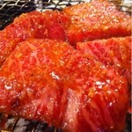 焼肉 幸福 - 厚切りカルビ