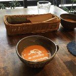 ジャム cafe 可鈴 - 【スープは必ず最初に出てきます】パプリカとトマトの冷製スープ
