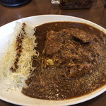 肉カレー千葉屋 - カレー大盛り680円なり