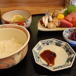 Sushizen Honten - 全景 ご飯1/5量。 水分多め、軟らか目。千葉はみんなそうなんですかね？