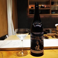 神戸 北野 双 - 磯自慢 特別純米　磯自慢酒造(静岡)