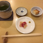 Midori Sushi - 温められた『鯨ベーコン』と『さつま揚げ』お店の気遣いを感じます