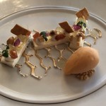 トゥールダルジャン - アカシア蜂蜜とレアチーズのムース パパイヤシャーベット ローズマリー風味