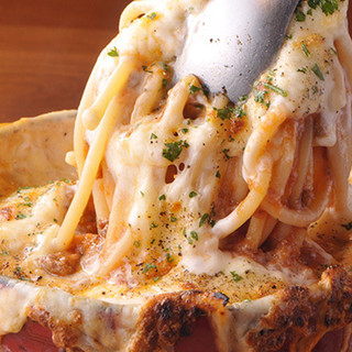 Popular for its rich flavor◎Piping hot oven-baked pasta "Volcano"