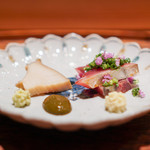 肉割烹 上 - 鰹 藁焼 気仙沼 　煮鮑 肝ソース 山口