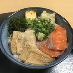 魚屋 小次朗 - 穴子・ネギトロ・サーモン丼