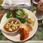 ツキノニジ - ◆チーズカレーベーグルプレートランチ◆1200円♪アイスオーレ♪