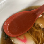 亀屋 - しょうゆラーメンのスープ