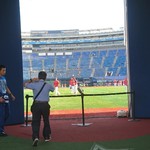 崎陽軒  - 試合前のゲートオーブン