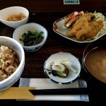 魚津丸食堂 - バイ貝炊き込みご飯定食