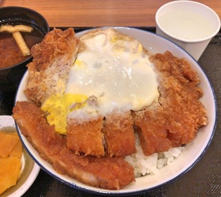 Tonkatsuginzabairin - 銀座梅林のカツ丼（ご飯大盛り）（アップ）