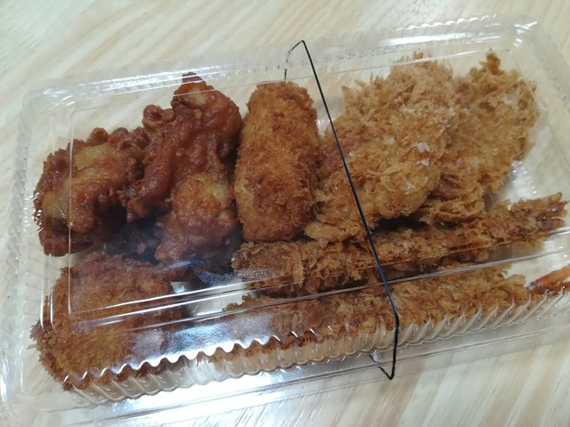 揚げたてお惣菜をテイクアウト O By 黒蜜さつまいもきな子 かつや 宮崎一の宮店 宮崎 とんかつ 食べログ