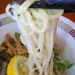 ラーメンにっこう - 全粒粉入りの麺