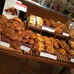 115851569 - 店内センターはほぼデニッシュ系。