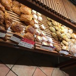 115851572 - サイドにも人気者とお食事パン。