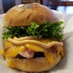 JO's BURGER - ベーコンチーズバーガー　横から