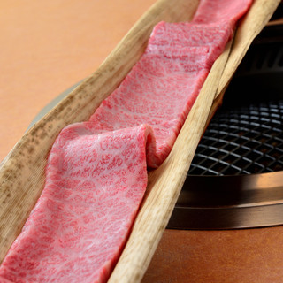 【１日3食限定】極上骨付カルビ￥4,950円(税込）