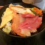 平禄寿司 - 海鮮丼780円