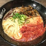 極とんラーメン - 極とん赤 激辛ラーメン<3辛> 税込770円 に辛し高菜を投入(2019.09.19)