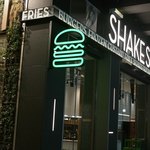 SHAKE SHACK - 