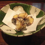 和や　てらさわ - 鮑の素揚げ。