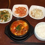 仁川 - スンドゥブチゲ鍋定食　500円