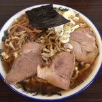 Kenchan Ramen - 中華そば 小盛  650円   麺固、油っぽく