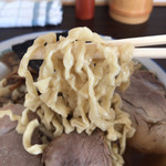 ケンちゃんラーメン - 平打ちのちぢれ太麺  麺固め  ガシガシワシワシ