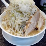 らうめん　さぶ郎 - 正油豚2枚ラーメン780円(税込)極太麺変更で注文！
      麺硬め、脂普通、野菜多め、ニンニク無し玉葱有りでお願いしました