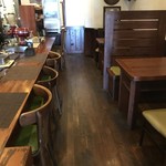 鶴池cafeレンガ館 - カウンターとテーブル席風景（２０１９．９．２０）