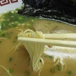 双喜紋 - 麺  かなりの細麺です