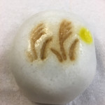 和菓子処 大角玉屋 - 栗入り上用饅頭  拡大写真