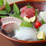 酒と魚菜 さかもと - 造り盛り合わせ五種盛