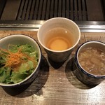 赤坂焼肉 KINTAN - ランチのサラダとスープ