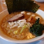 美熊家 - 豚骨醤油ラーメン＋うずら玉子