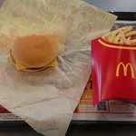 McDonald's - チーズバーガー 130円とクーポンのポテトＬ　150円