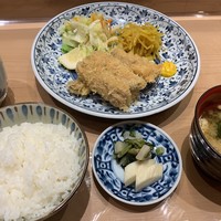 新宿割烹 中嶋 - いわしフライ定食  800円
                    2019/9  by みぃこのごはん日記