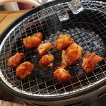 さすらいのカンテキ - 牛ホルモン旨辛味が焼けました(2019.09.19)