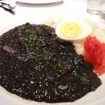イカ墨カレー　　 900円