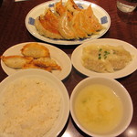 ちょもらんま酒場 - ちょもらんま餃子セット＋定食セット　１１３０円