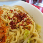 ラーメン二郎 - 粗挽き唐辛子投下～♪