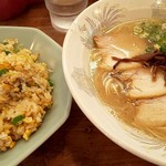 ラーメン大将 - とんこつラーメン+チャーハンセット(半)