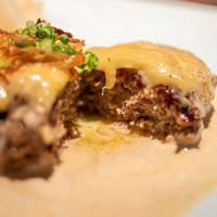旬菜ステーキ処 らいむらいと - らいむらいと風チーズハンバーグアップ