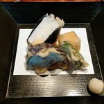 豆水楼 - 揚げ物
      豆腐とクリームチーズのはさみ揚げ
      生麩、茄子、ししとう