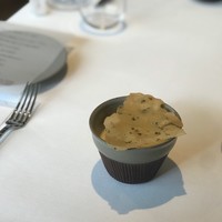 recte - 恵味ゴールドの冷たいスープ、天然酵母と黒胡椒のチュイル