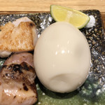 中華蕎麦 とみ田 - 比内地鶏の半熟味玉、黒岩土鶏